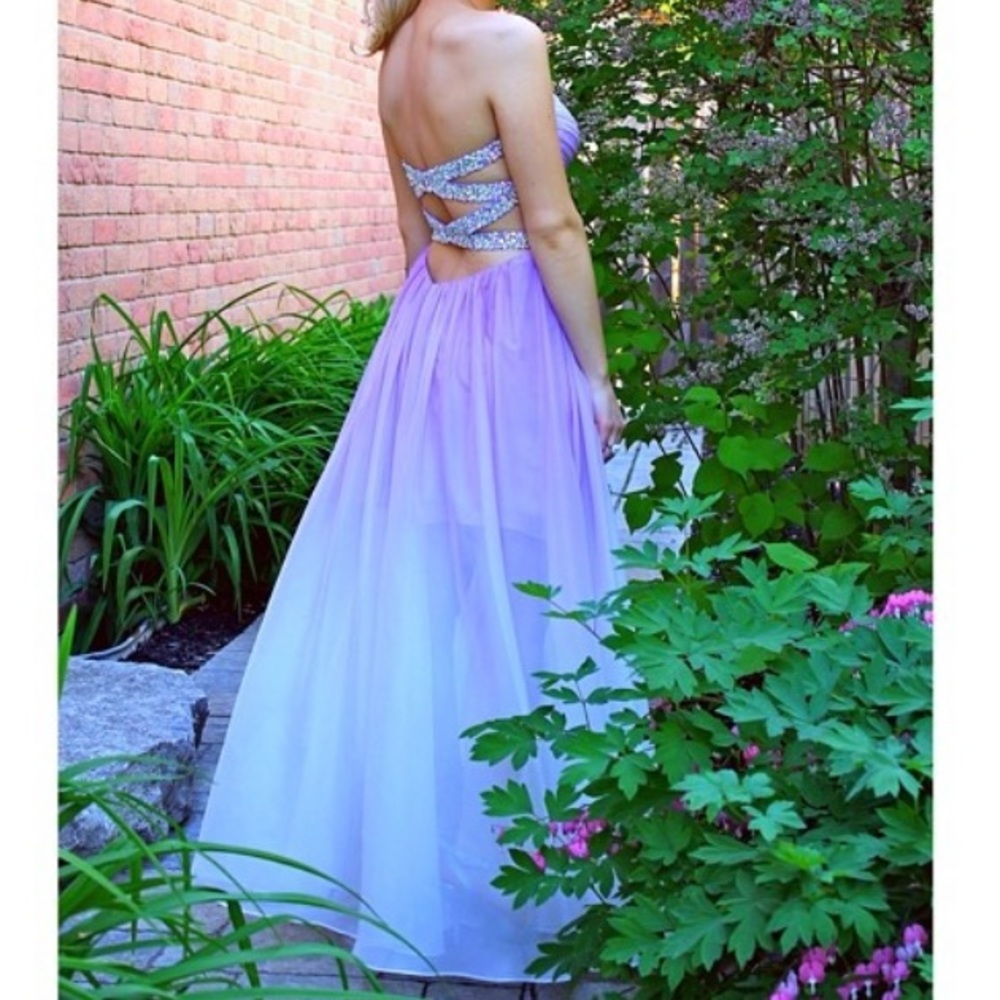La Femme Prom / Wedding / Grad Formal dress, size 2 - Picture 3 of 16